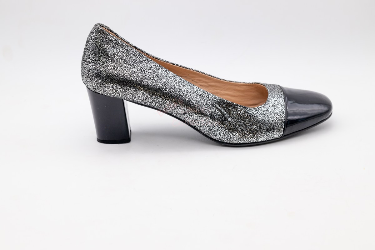 Chic Women’s Party Shoes in Uganda
