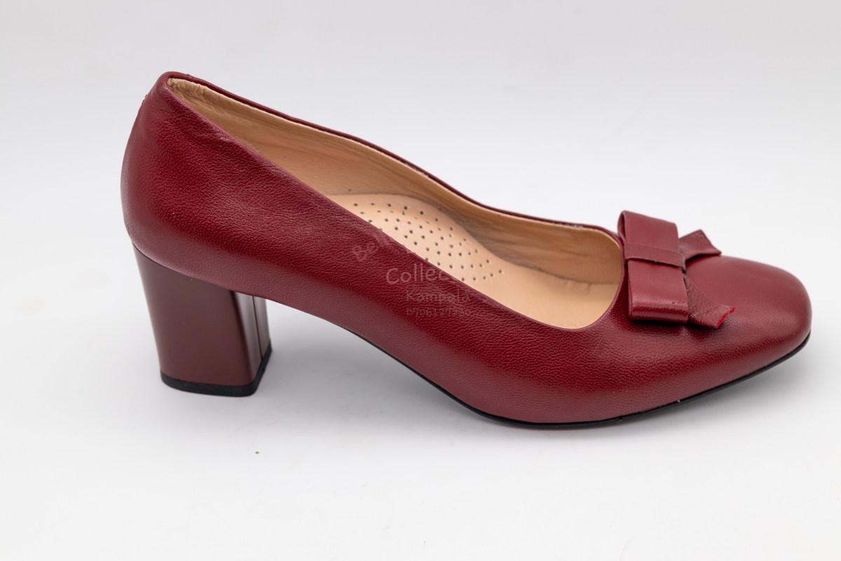 Comfortable Work Shoes for Ladies in Kampala: How to Style