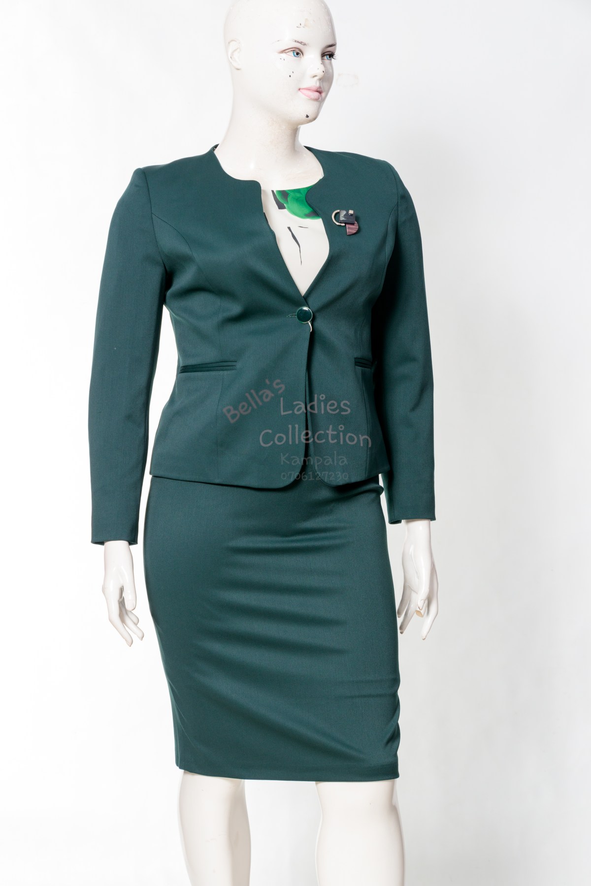 How to Style a Ladies Suit for Interviews, Meetings and Work